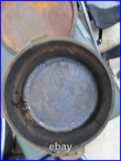 ANTIQUE CAST IRON DUTCH OVEN WithLID AND HANDLE