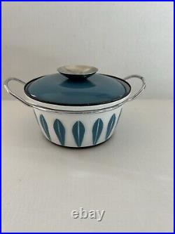 CATHERINE HOLM Pair Of Covered Dutch Oven BLUE Lotus