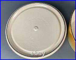 LE CREUSET 5 ½ QUART #26 ENAMELED CAST IRON DUTCH OVEN WithLID YELLOW 1950's