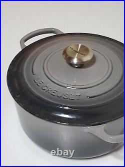 Le Creuset Dutch Oven 5.5qt Cast Iron 26 Pot, SEE PICTURES, NEEDS REPAIR, AS IS