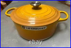 Le Creuset Signature Enameled Cast Iron 5.5 Qt Round Dutch Oven Nectar Yellow