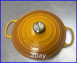Le Creuset Signature Enameled Cast Iron 5.5 Qt Round Dutch Oven Nectar Yellow