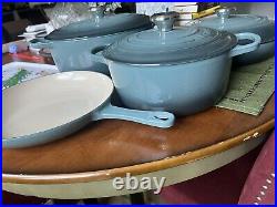 Le creuset cast iron cookware set
